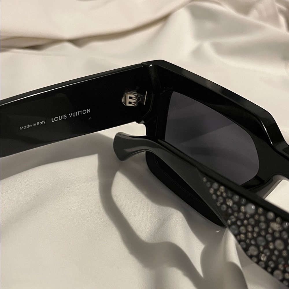Louis Vuitton 2023 class strass Black Crystal Sunglasses - Picture 4 of 7